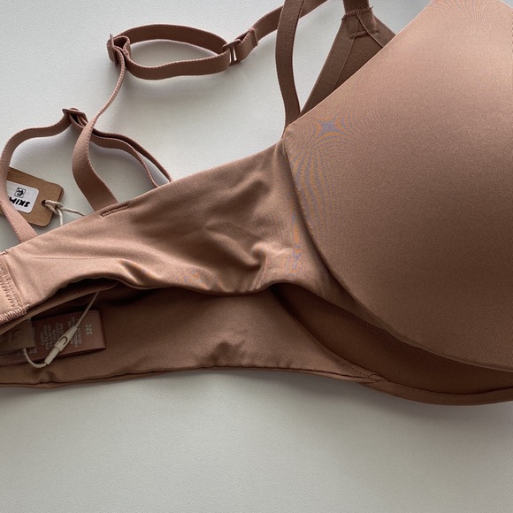 Skims wireless form push up bra -NWT - Picture 4 of 8